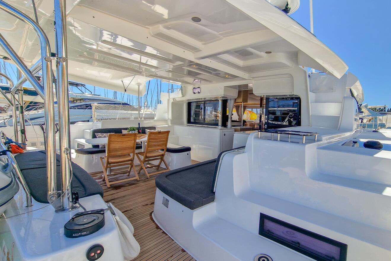 Lagoon 46 interiér