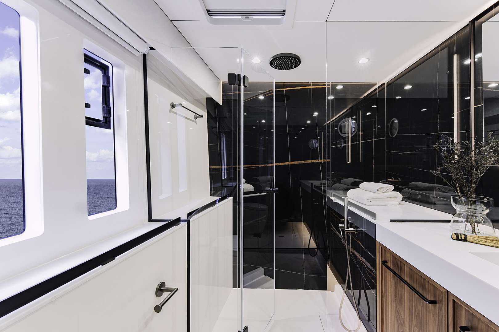 Sunreef 60 cabin