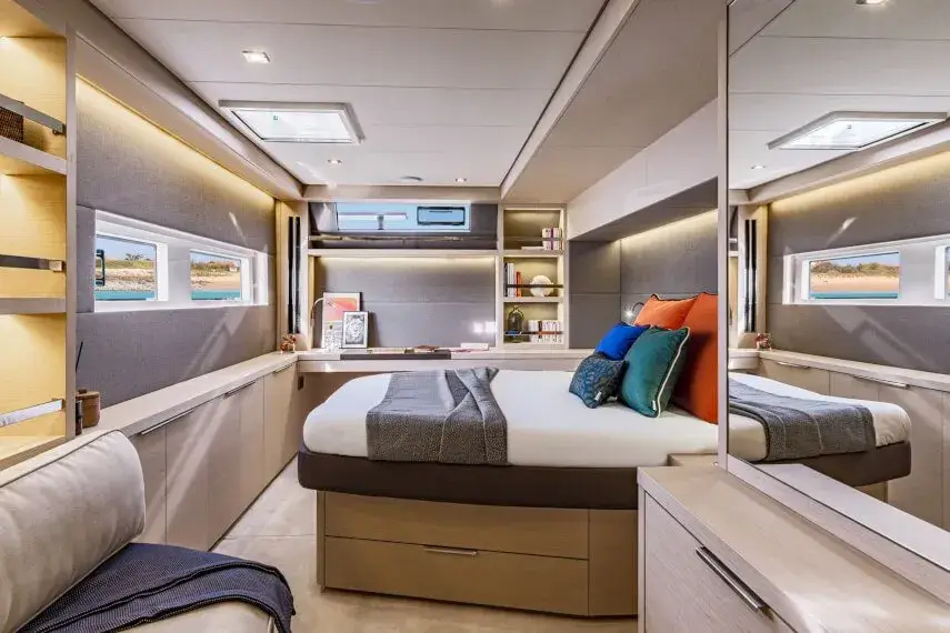 Lagoon 55 lounge