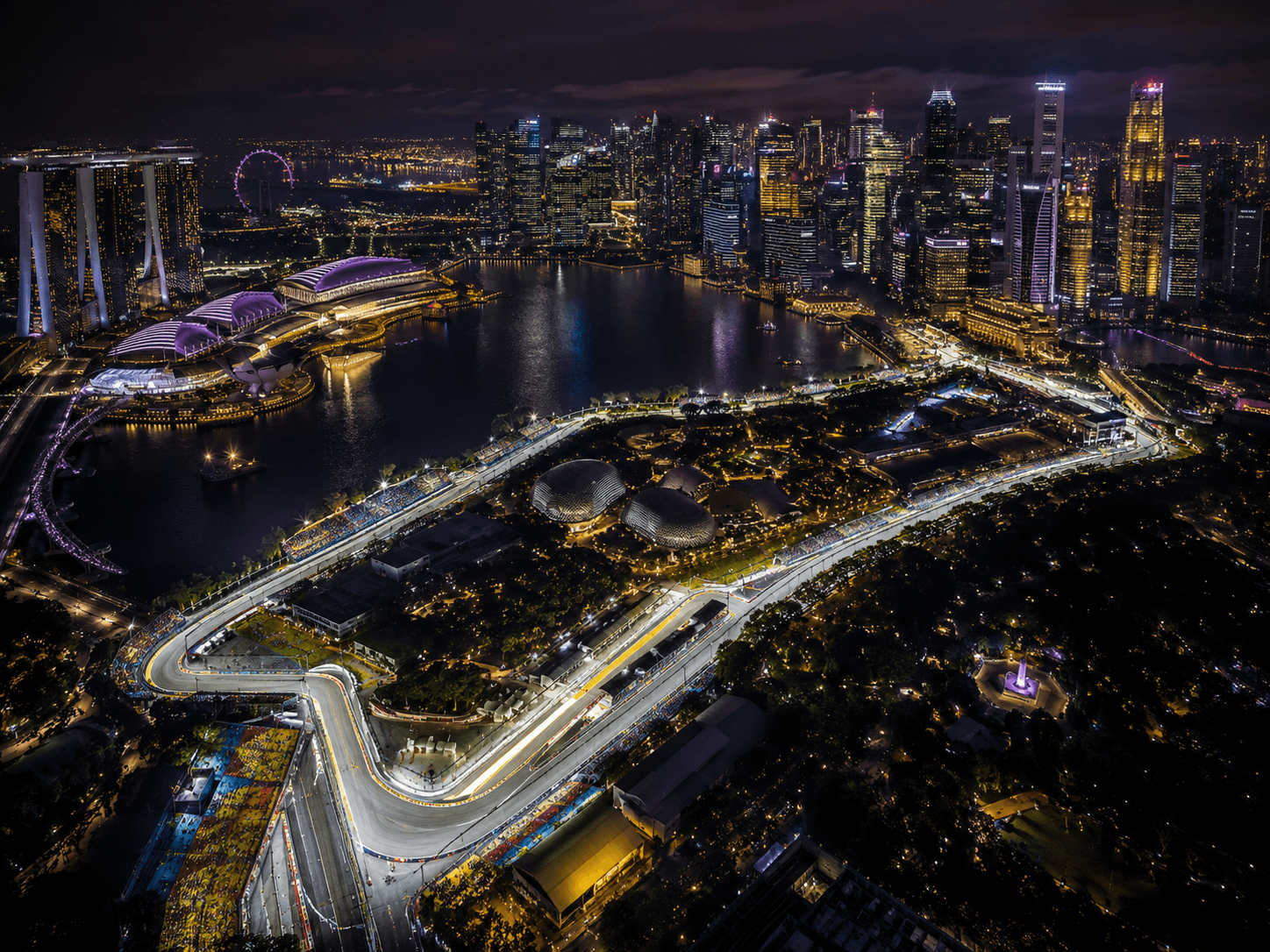 Marina Bay Street Circuit v Singapuru v noci