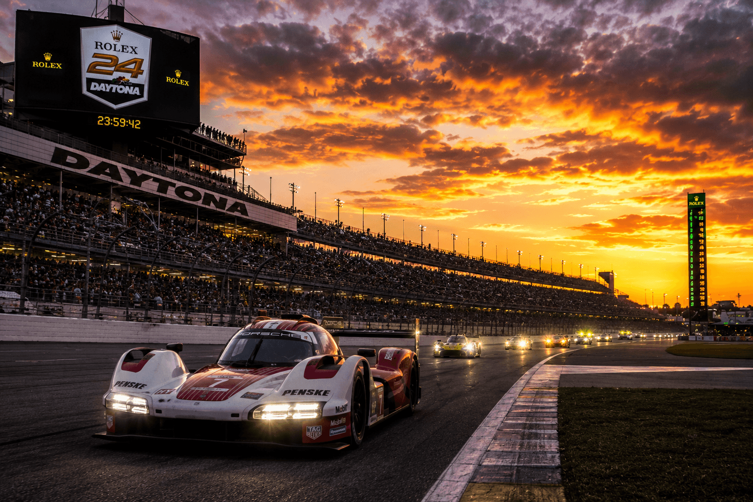 Rolex 24 at Daytona 2027 – Daytona International Speedway při západu slunce
