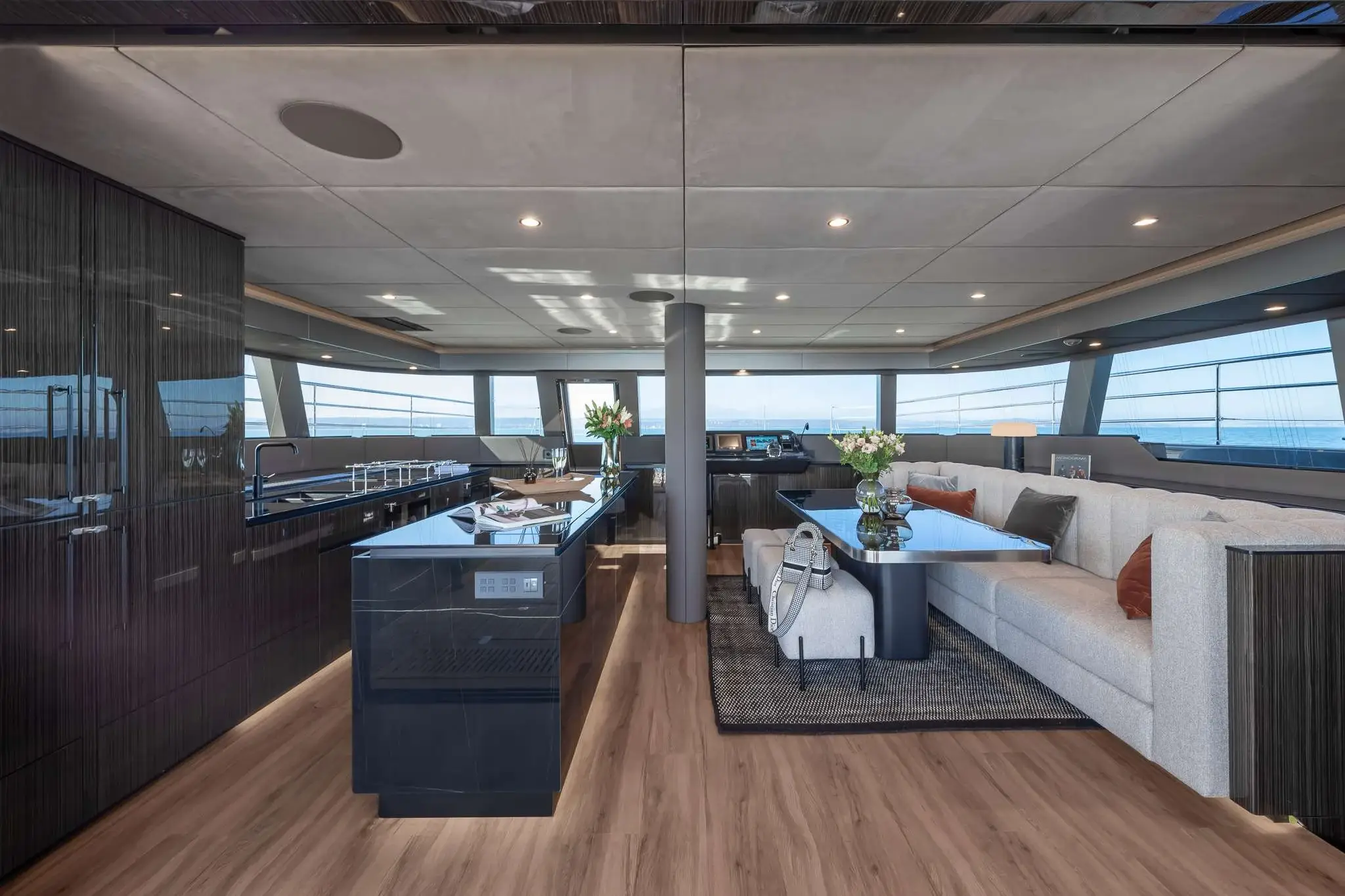 Sunreef 60 YLIME deck